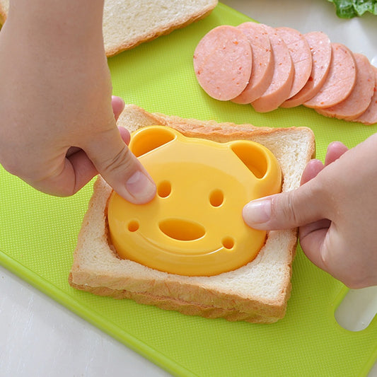 Little Bear Shape Sandwich Mold Bread Biscuits Embossed Device Cake Mold Maker DIY Mold Cutter kitchen breakfast accessories eprolo