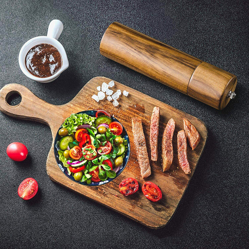 Cylindrical Wooden Pepper Mill eprolo