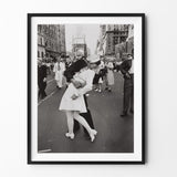 VE Day Kiss New York Wall Art - Frame Not Included eprolo
